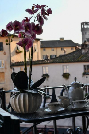 il balconcino sull' Anfiteatro Lucca